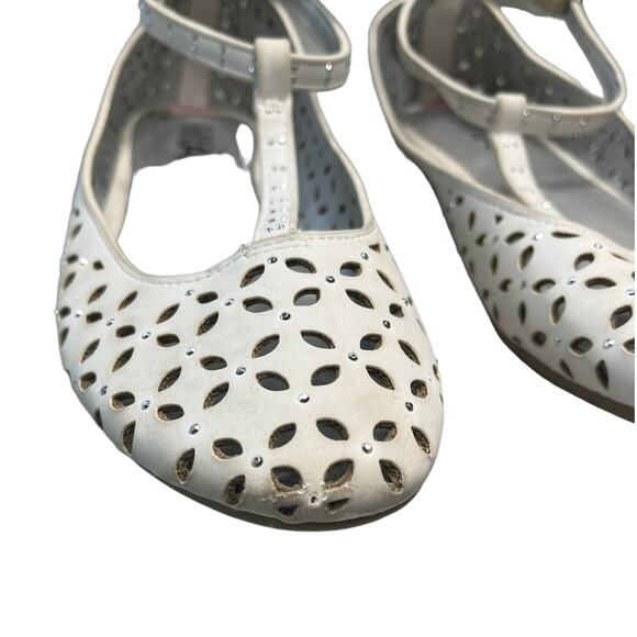 MIA Girl perforated white silver rhinestone buckle ballet flats mary jane size 4 - Picture 5 of 7